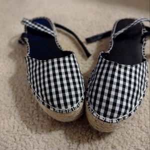 Forever 21 Closed Toe Sandals